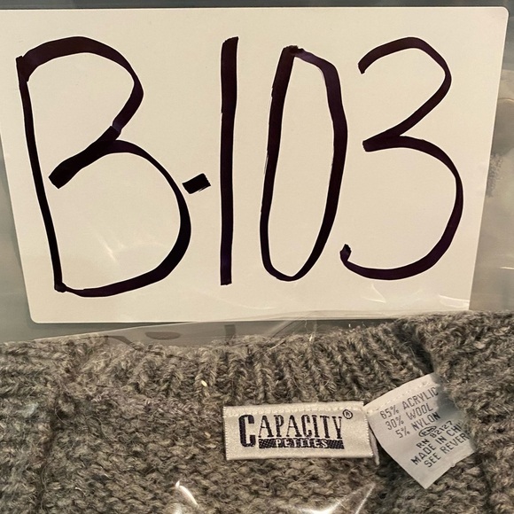 Vintage Capacity Women’s Heathered Gray Toggle Button Granny Square Sweater SzPM - Picture 11 of 11